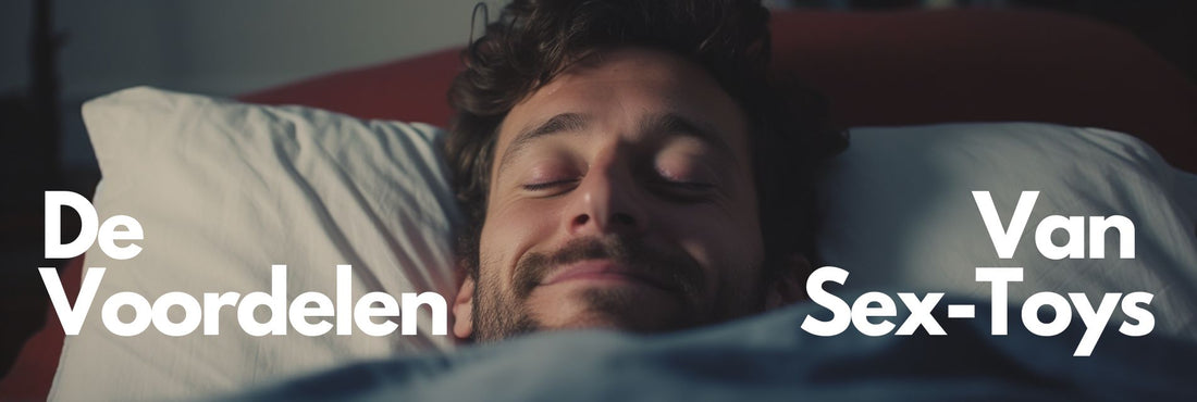 tevreden man in bed na het gebruik van seks speeltjes